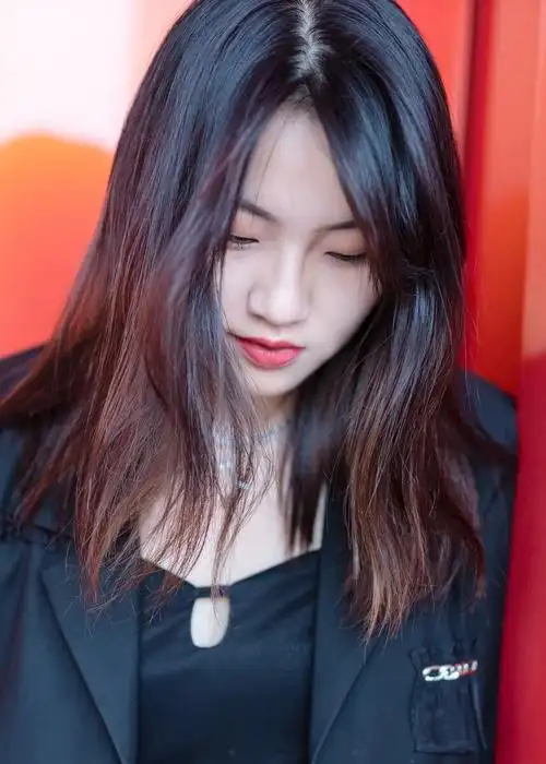 一个人 - modest丶小朱 - 图虫