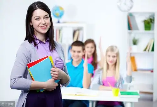 的,他会想象现在这个给自己上课的老师便意来袭时候是什么着急的样子