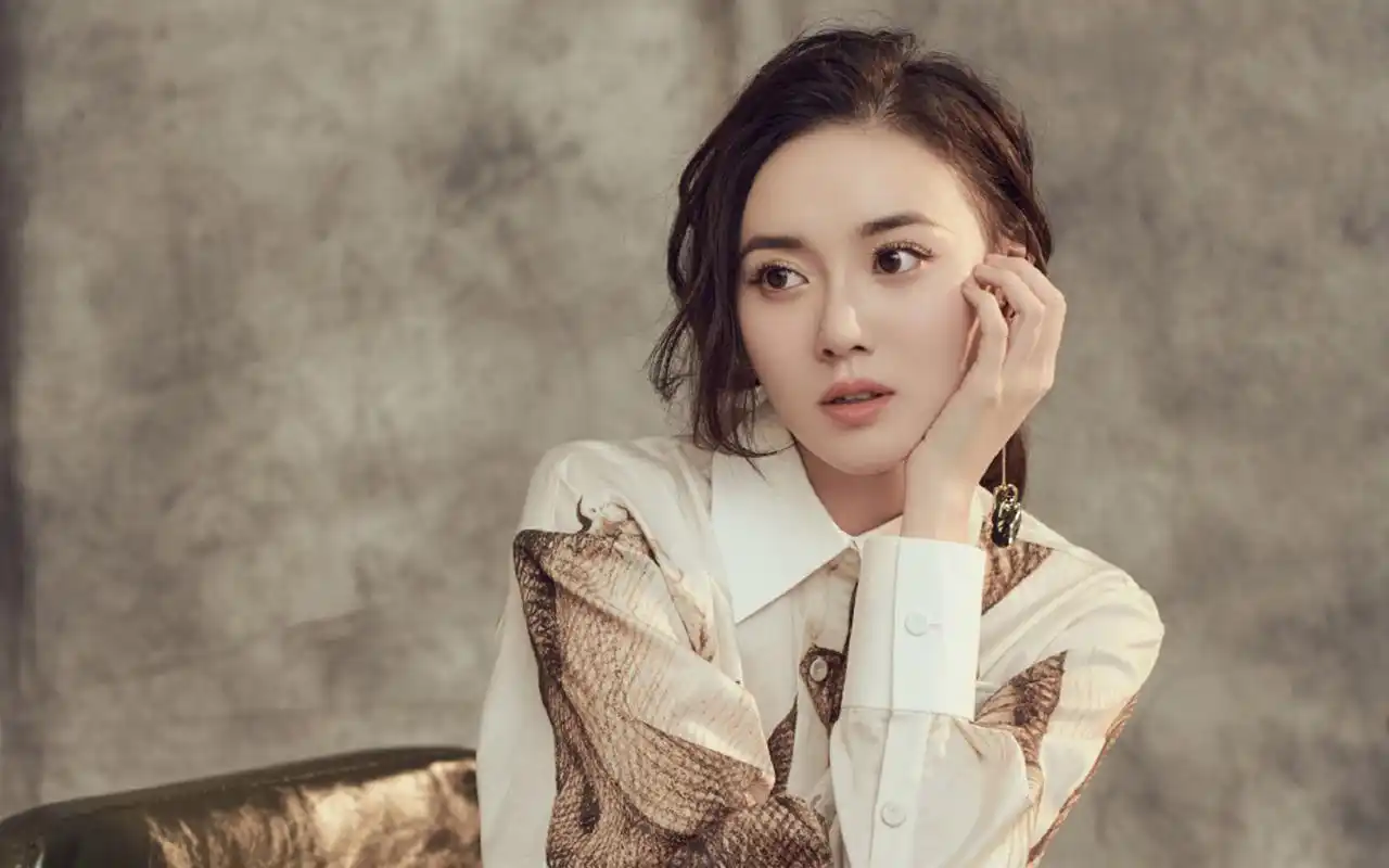 江铠同温柔优雅写真图片高清桌面壁纸