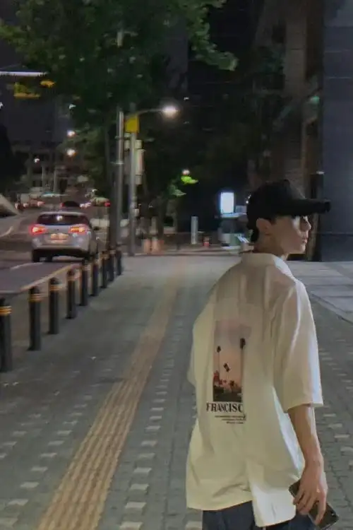 你的背影    #马嘉祺下岛#  #和马嘉祺一起拥抱春天#  fri friday