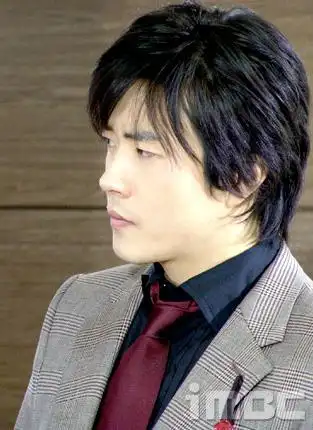 《悲伤恋歌》剧照:徐俊英/车俊奎 权相佑饰