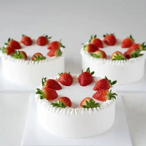 草莓季来了用草莓这样装饰蛋糕绝对惊艳