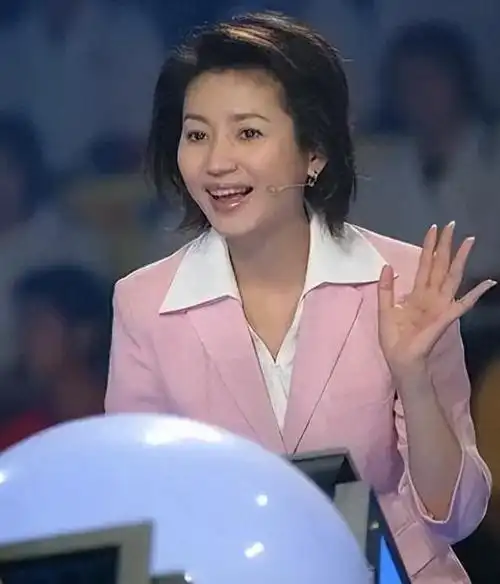 以其幽默,风趣和聪明才智赢得了观众的心,王小丫可谓是事业成功的代