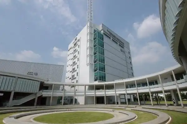 典型的大学:曼谷大学国际学院5-8月暑期(暑期可以修课,不超过2门)1-5