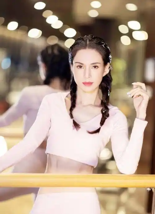 55岁李若彤与65岁张丰毅健身合照,看得激情澎湃,别拦住我要健身_身材