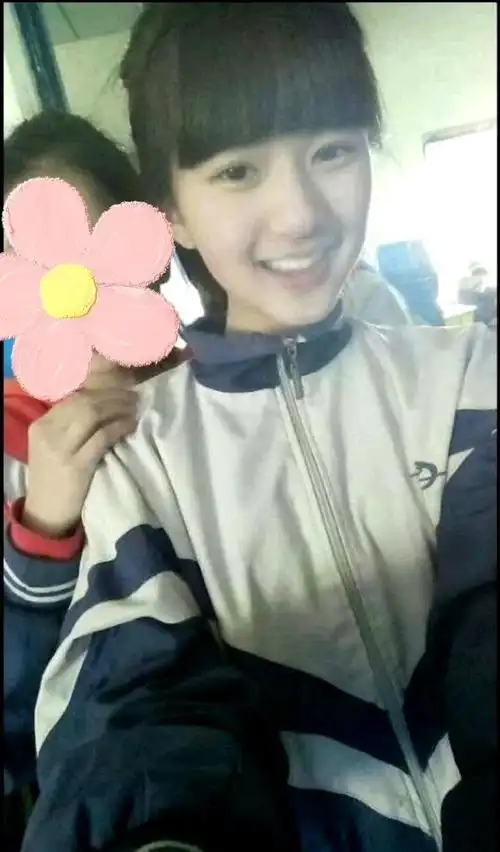 赵露思厚刘海旧照