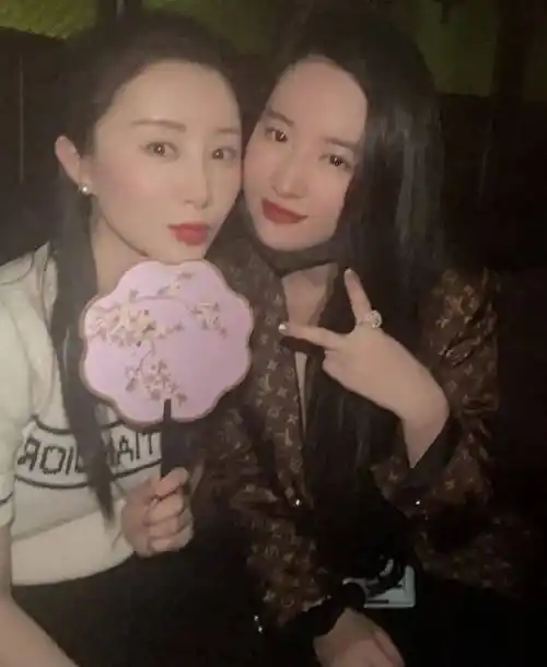 36岁舒畅现状:穿马面裙韩国出游,和刘亦菲同年不同命,太可惜_演艺