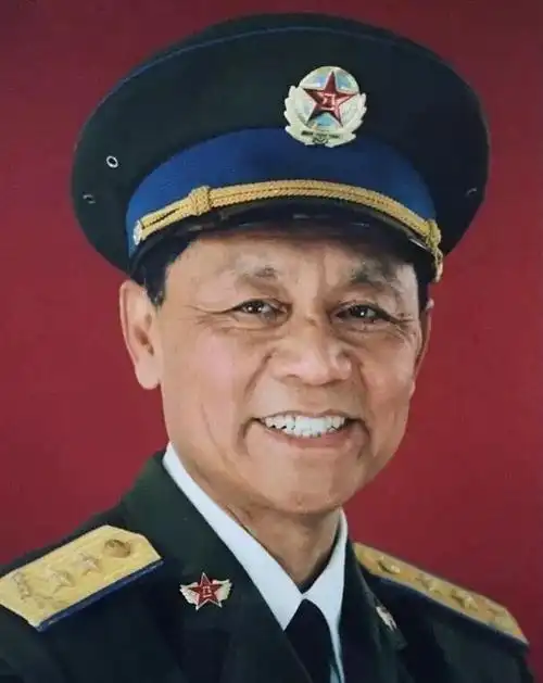 空军中将探望苏州战友