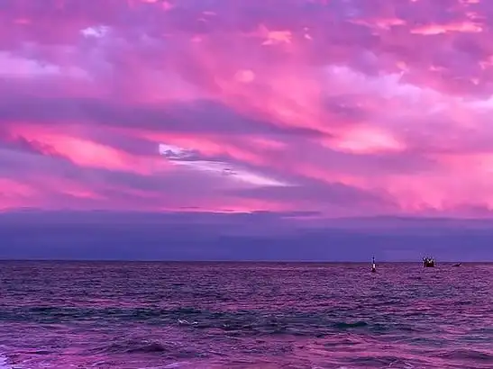 大家早哈,谁还没有颗少女心呢,这粉色天空你们可还喜欢