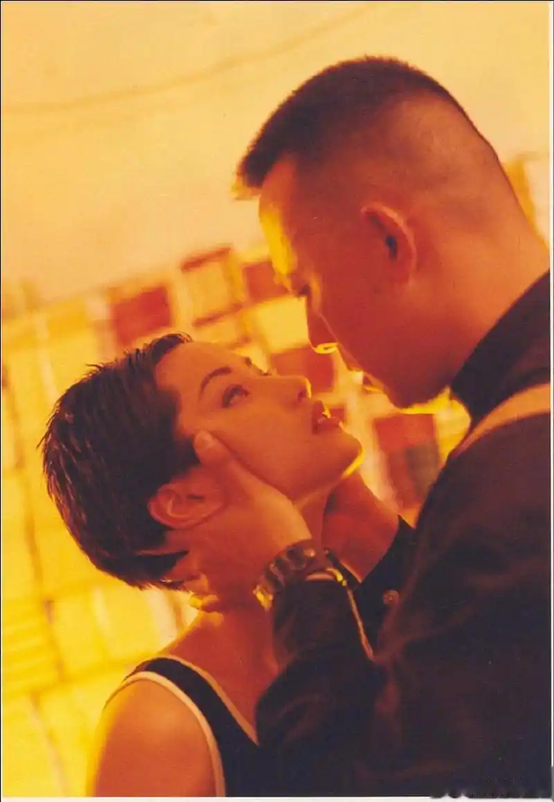 旧爱浪# 1997年《有话好好说》,瞿颖饰演安红,时髦又灵气,"安红,我