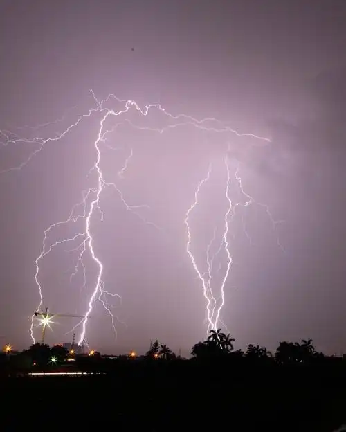 最近迷上了拍摄闪电