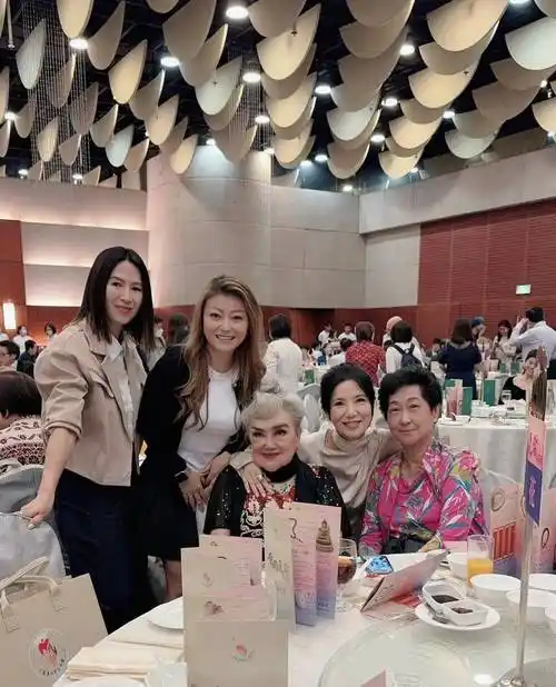 关秀梅性感优雅姜大卫和妻子李琳琳阮兆祥,梅晓慧还有明星长老会的