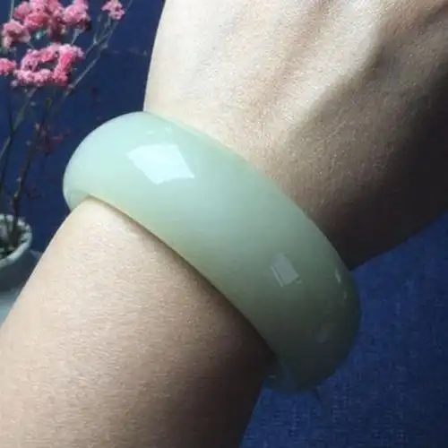 天然新疆和田玉青白玉手镯正品加宽羊脂玉真玉镯子女精品玉石加厚