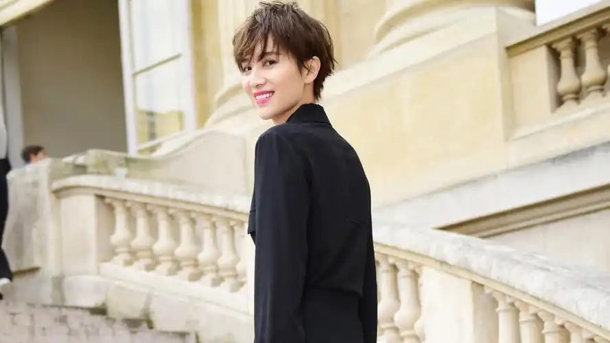 美女演员宋佳高清桌面壁纸下载