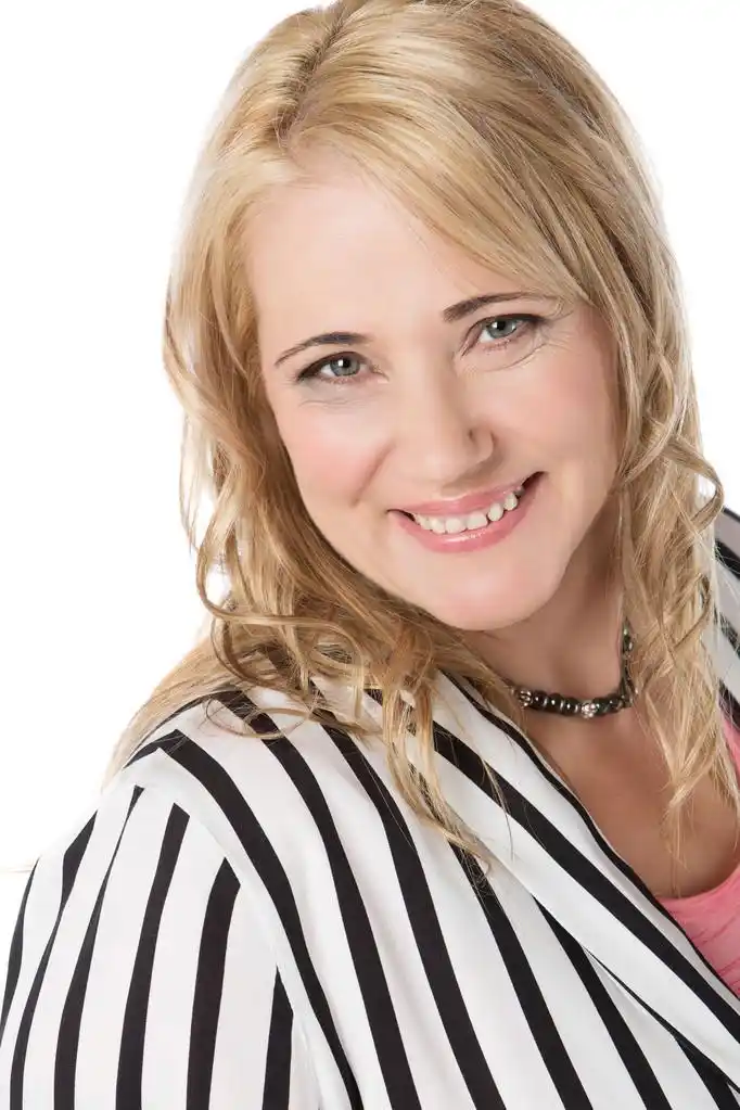 金发碧眼的白种人女商人