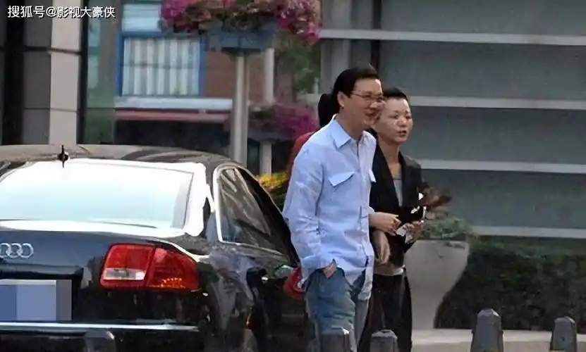 张子枫爱上渣男 王宝强秀恩爱,董洁疑日久生情:1天7个瓜,太炸了