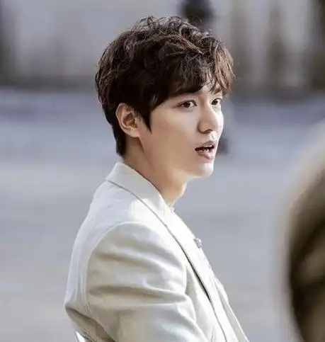 蓝色大海的传说李敏镐发型李敏镐发型图片