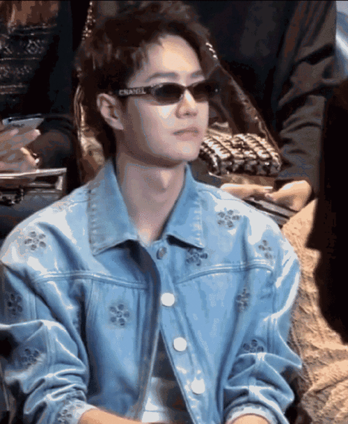 王一博戴墨镜太酷啦!各种墨镜造型都好帅