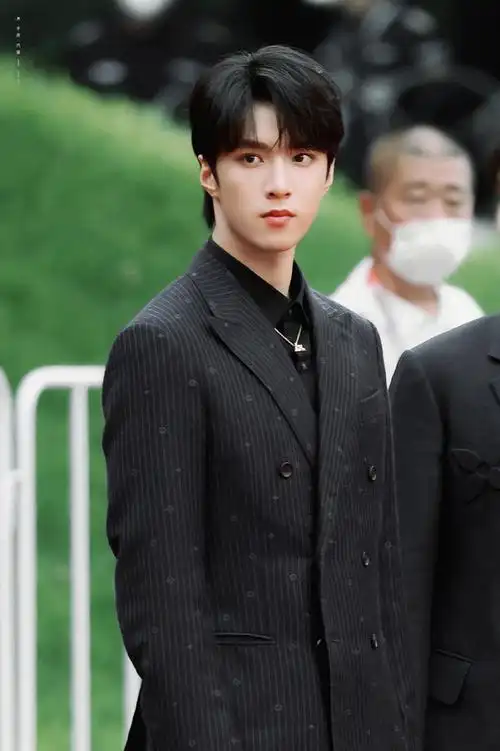 北京国际电影节开幕红毯##时代少年团北影节红毯生图##刘耀文北影节