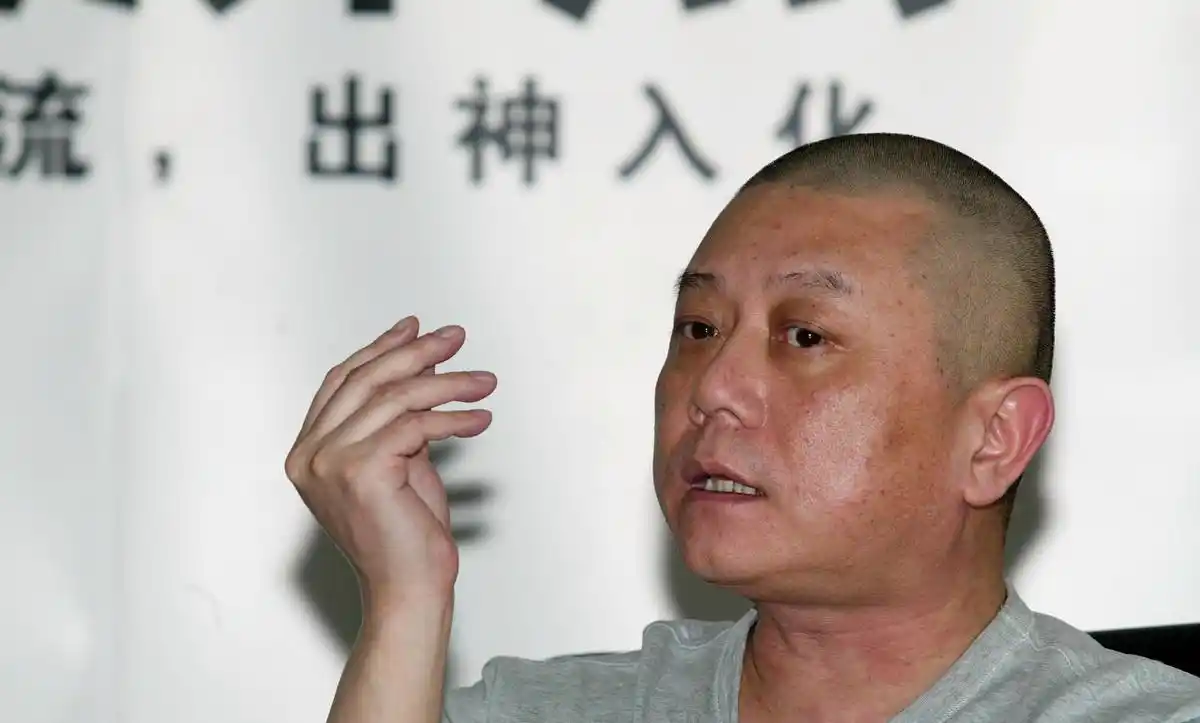 其间他曾经试图经商,不但没赚到什么钱,倒是体验了许多被骗的心情.