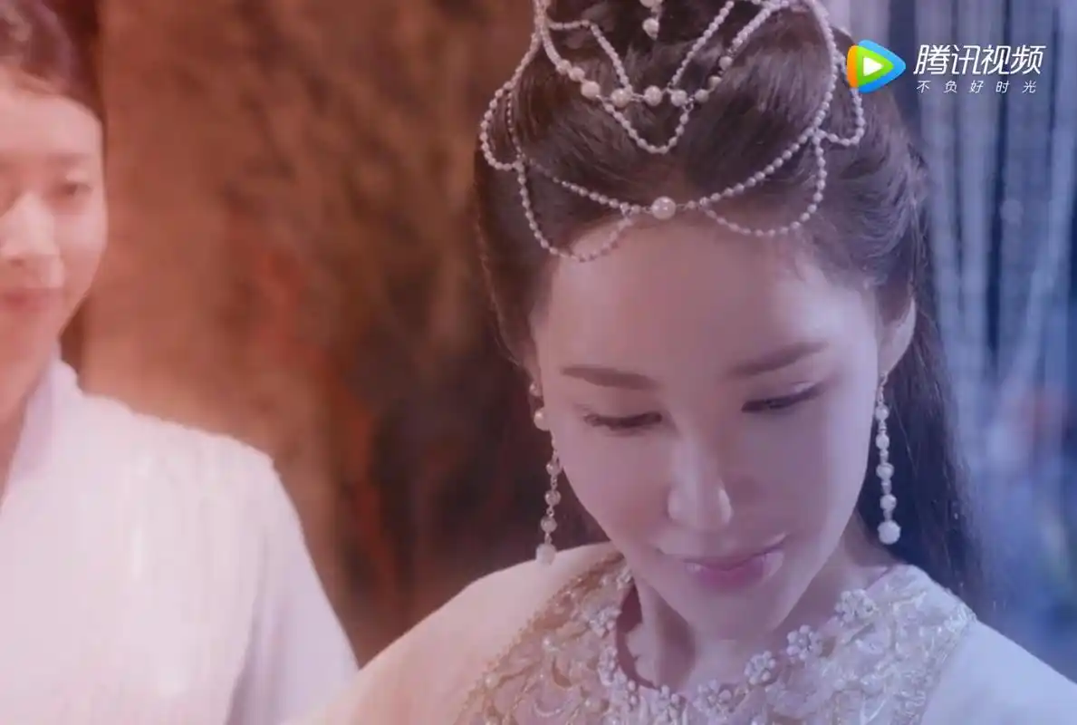 香蜜沉沉烬如霜中簌离有4个打扮公主装最美荷叶领很有妈妈味