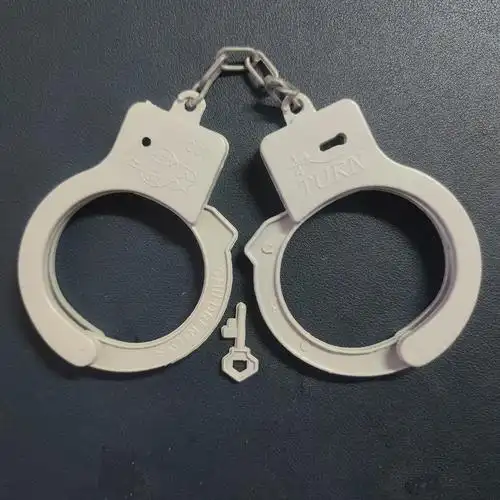 1/4 turn塑料手铐玩具 灰色中丙 cos 仿真情趣手铐道具 制服配饰