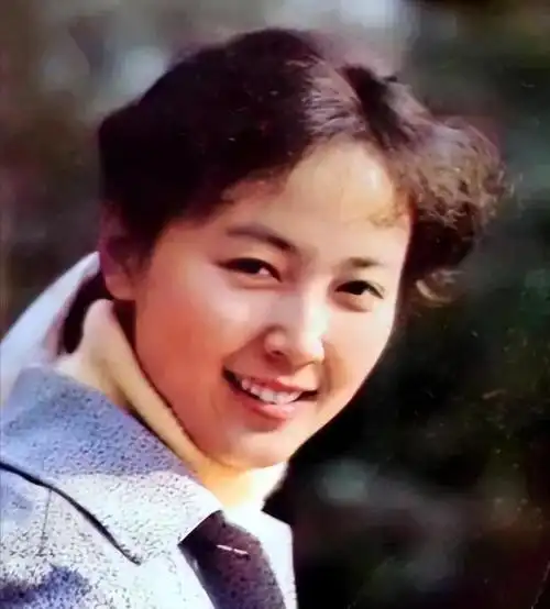 演员赵静:当红时嫁普通丈夫,婚后生一子,如今咋样了?