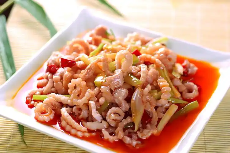 肉质鲜嫩;三是每次要么加点腐乳,要么用点醪糟汁,甚至是淡奶油来调味