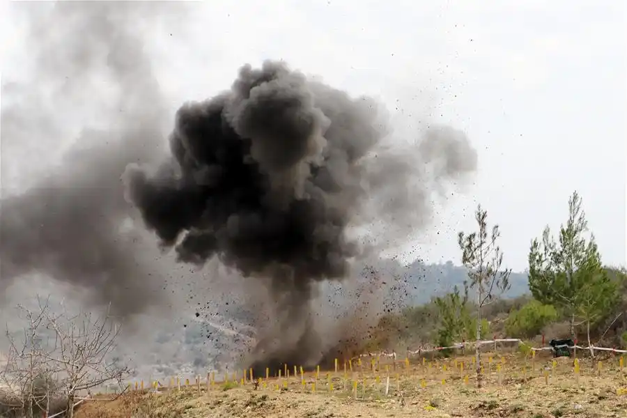 记中国赴黎维和部队完成蓝线3个雷场清排任务