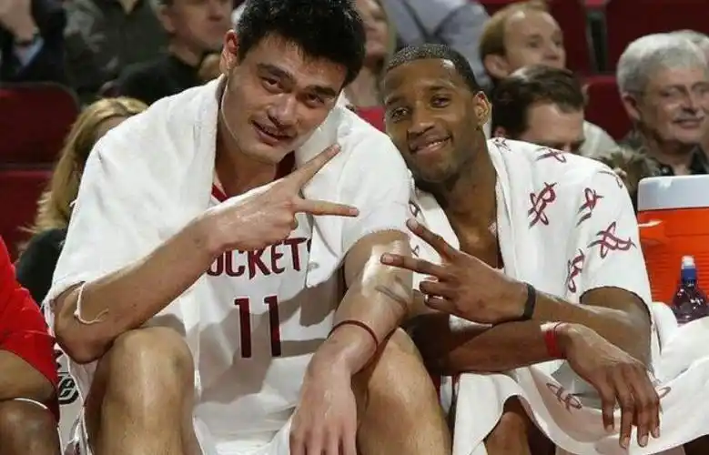 科比vs姚明打篮球是哪一场的简单介绍