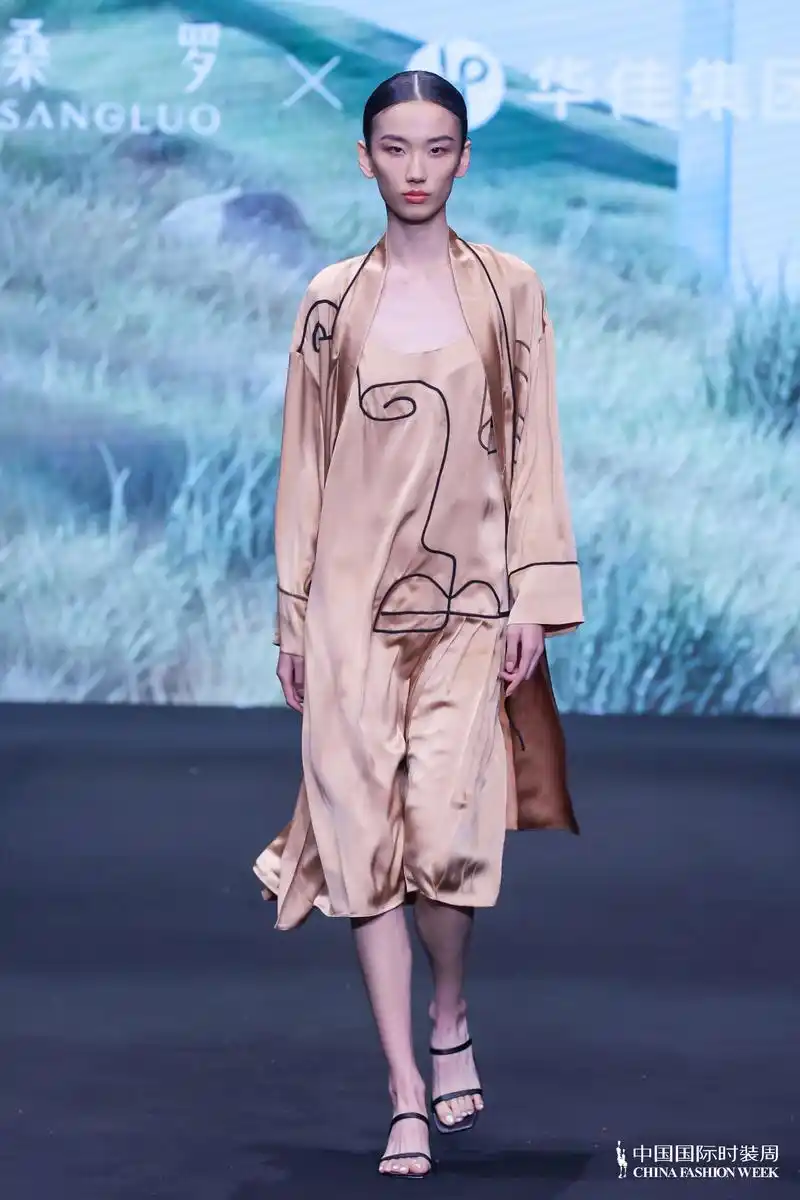 桑罗sangluo×华佳 | 中国时尚真丝女装流行趋势发布