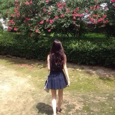 女头像成熟唯美有气质背影 女生头像图片大全 -【爱个性】