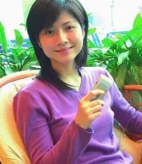 著名主持人吉雪萍嫁富豪老公幸福美满一女一儿凑成了一个好字