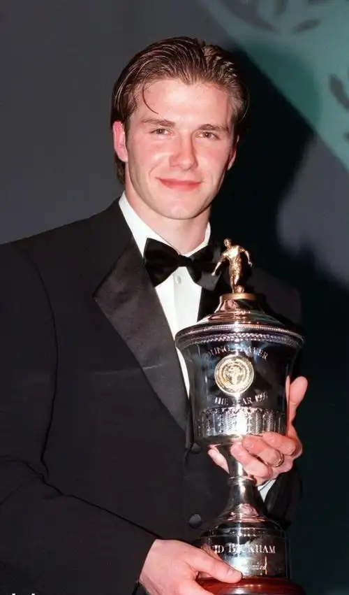 年轻时候的贝克汉姆,可是球坛出了名的帅哥.