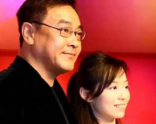 尔冬升:爱过5个女人,和女子相约丁克一生,61岁却和情人生娃_张曼玉