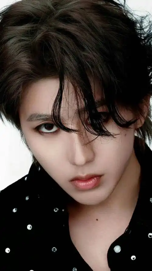 蔡徐坤马吉拉香氛身体护理代言人##蔡徐坤billboard首位中国区代