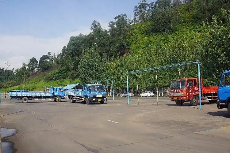 天元驾校科目二训练场地西昌天元驾校是一所能够培训a1,a2,a3,b2车型