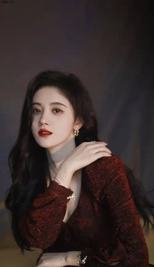 遭贾玲吐槽"心机女",被王思聪直言做作,鞠婧祎都经历了什么?