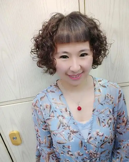 40到60岁女性剪短发烫小卷时尚减龄真洋气