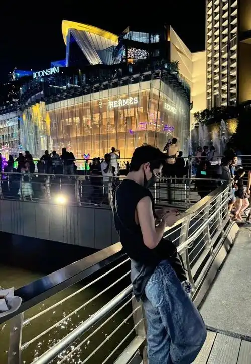 轻轻松松被刘昊然帅到