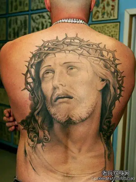 满背耶稣纹身图案