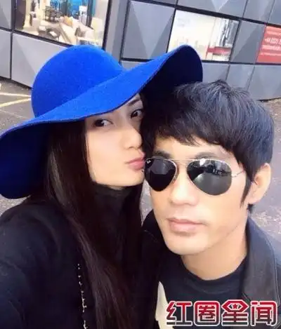 黄伊汶与老公陈国坤25日大婚 陈国坤李小龙对比照曝光