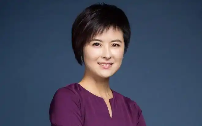 46岁张泉灵近照,隐瞒了9年的老公,原来是我们熟悉的他!_网易订阅