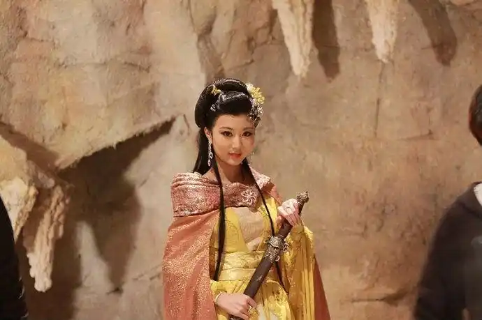 刘紫欢 饰 三公主黄儿