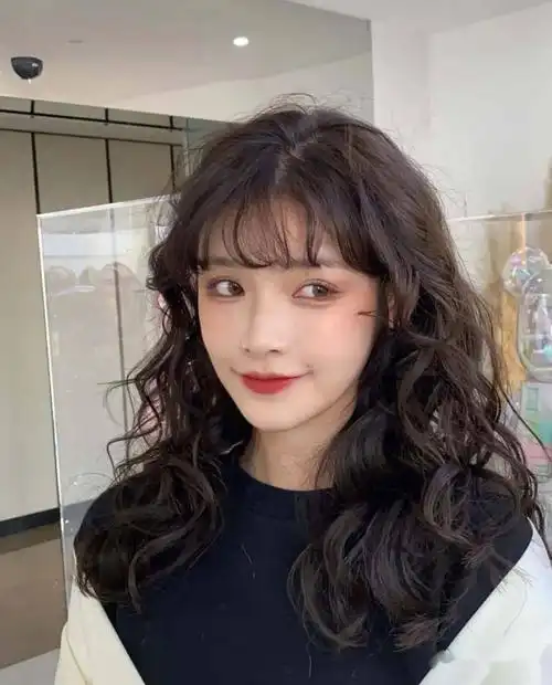 2021流行"高颜值烫发"_气垫