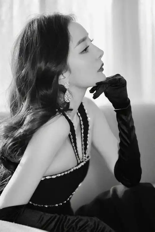 嘉行杨幂工作室 的微博: 杨幂#杨幂雅诗兰黛品牌全球代言人# 全 ..