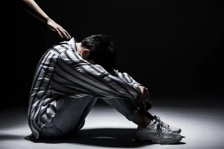 抑郁|藏在积极阳光外表下的无尽黑暗和折磨