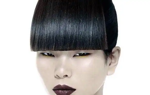 嫁给法国帅哥后中国"最丑"超模,拯救基因生出混血高颜值儿子