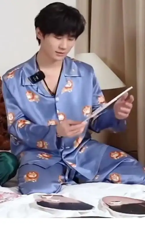 爱丝黛安芬香世缘维多利亚时代少年团同款睡衣情侣装一男一女冰丝2022