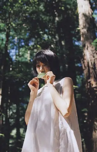 陈泇文日系写真 气质清新展现夏日青春活力_沙海